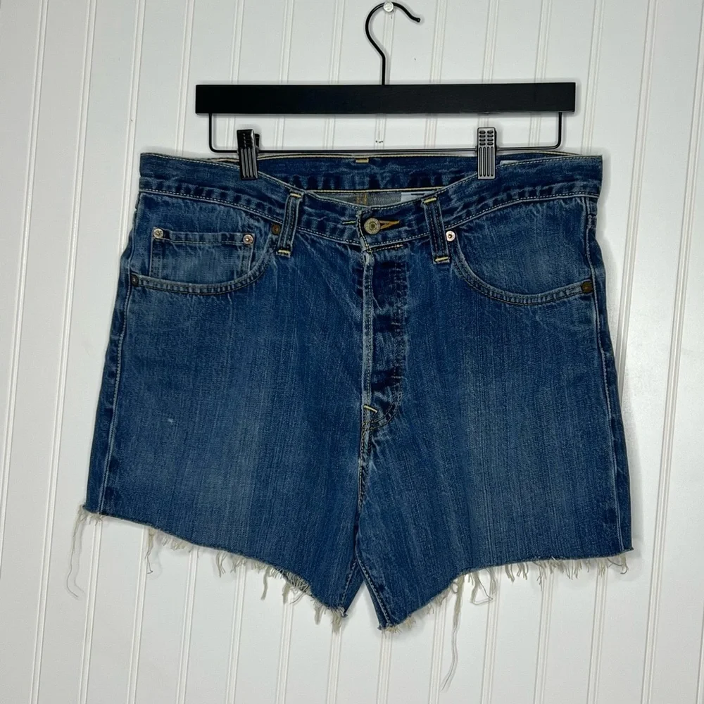 Levi’s Y2K Ryan Low Slung Loose Straight Cut Off Button Fly Shorts Size 34